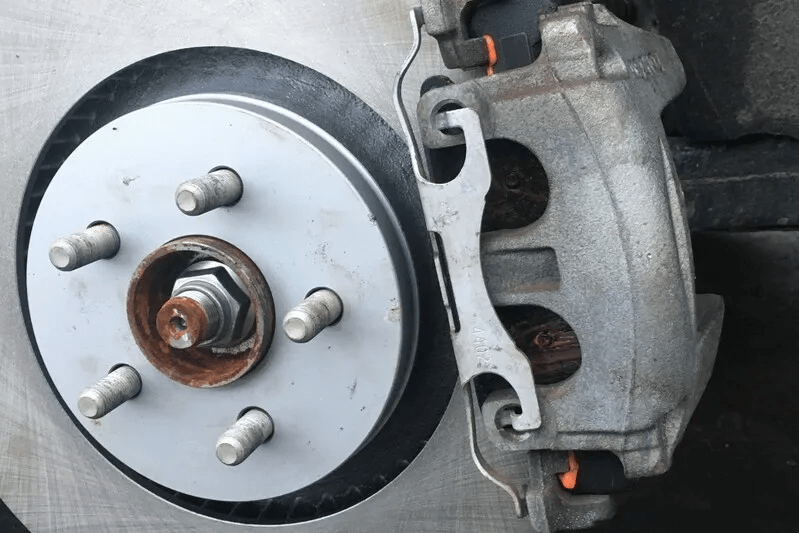 How Brakes Work - MotorbyMotor